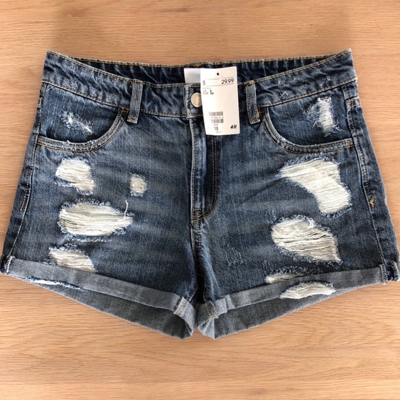 H&M Distressed Denim Shorts - Picture 1 of 2